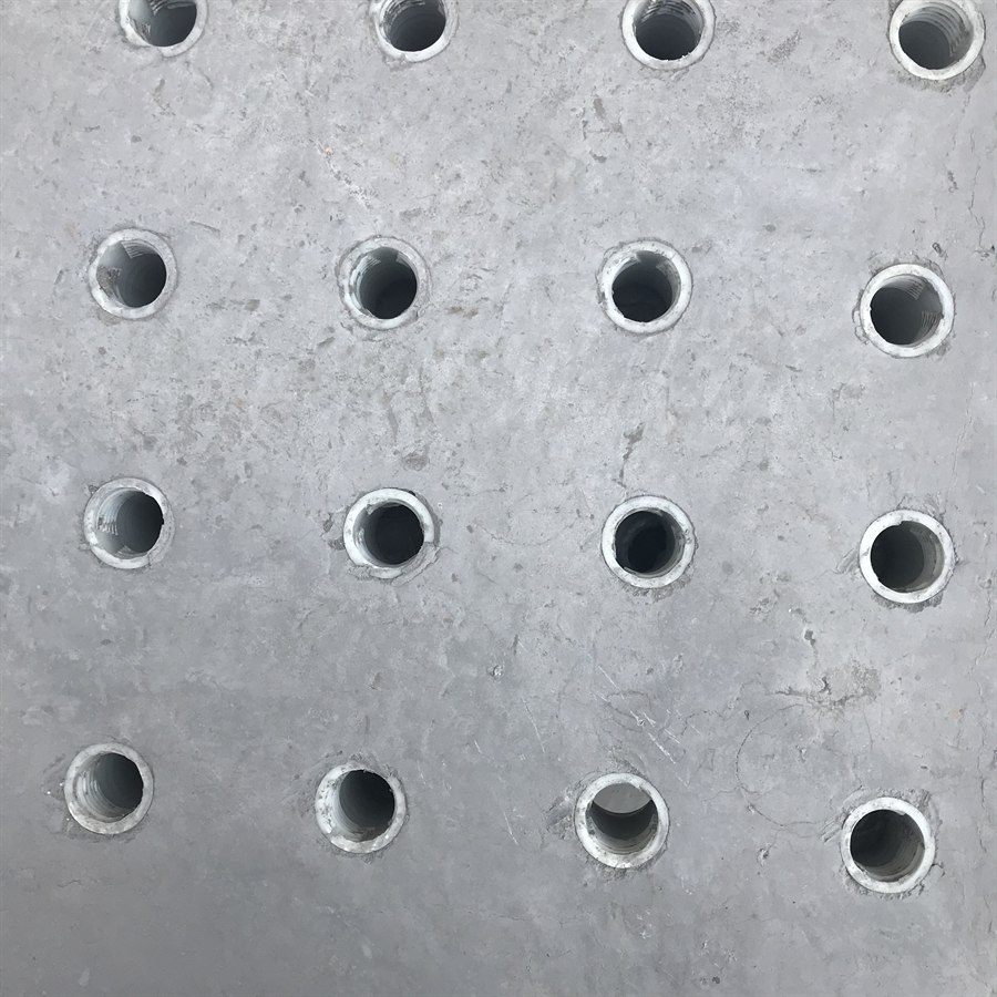 Top-down view of the cast-in-place filter plate nozzle deck