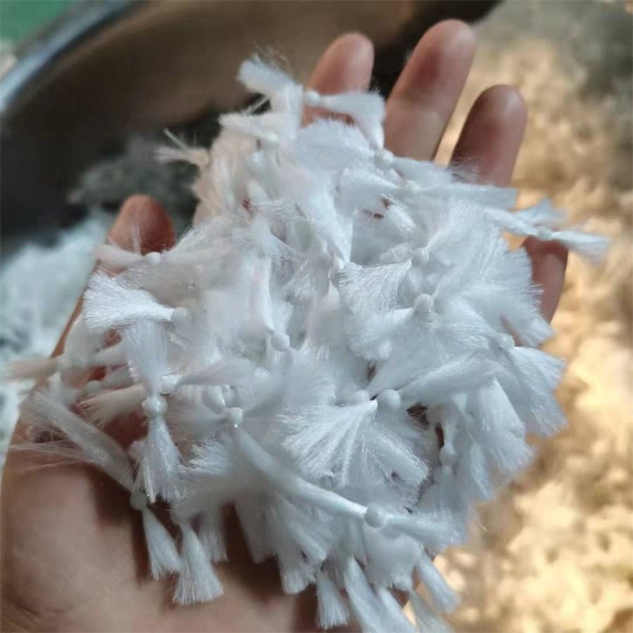 Comet fiber filter media held in hand
