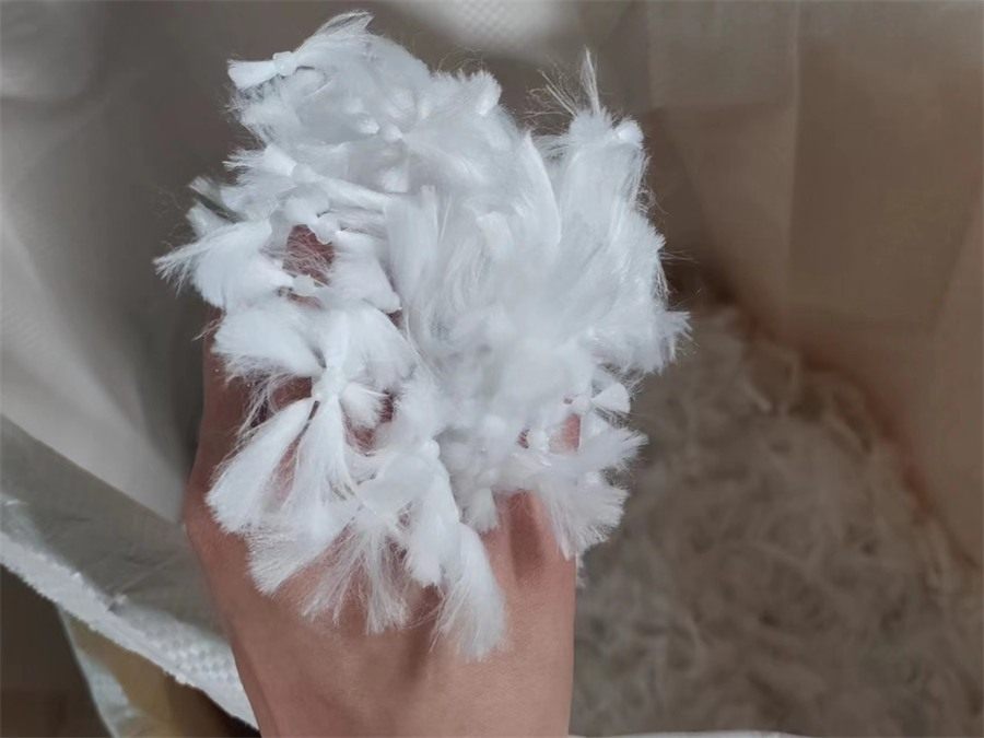 Comet fiber filter media held in hand