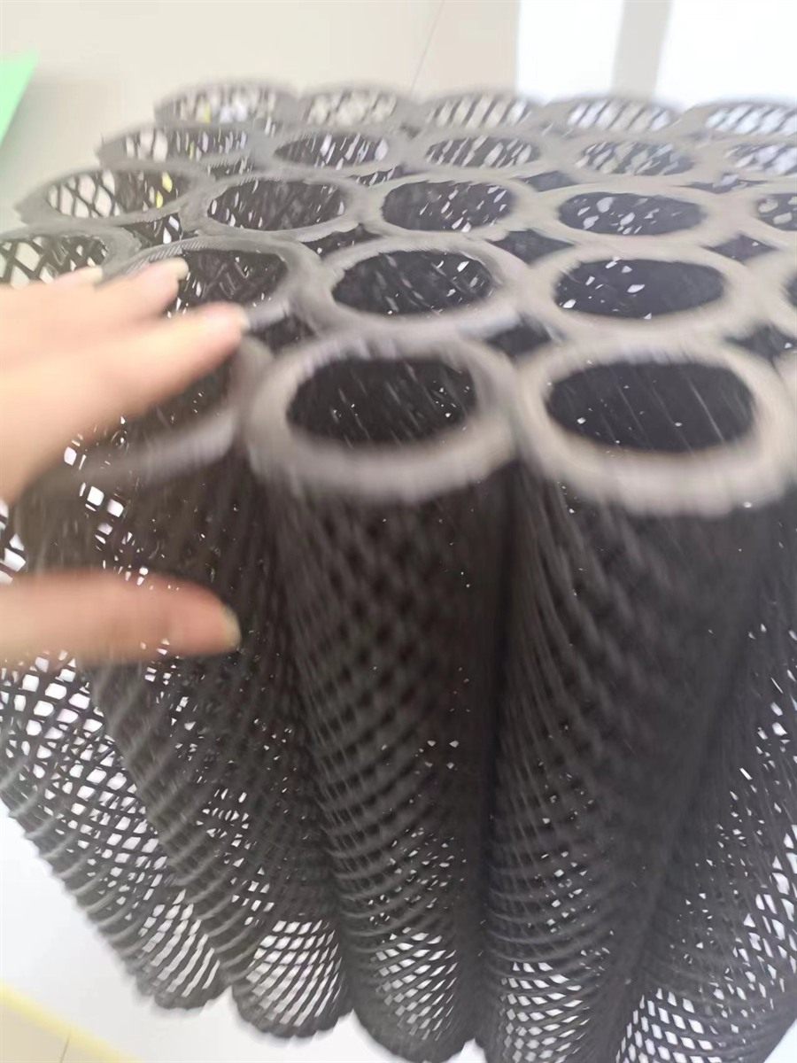 Degassing packing bundle held in the hand