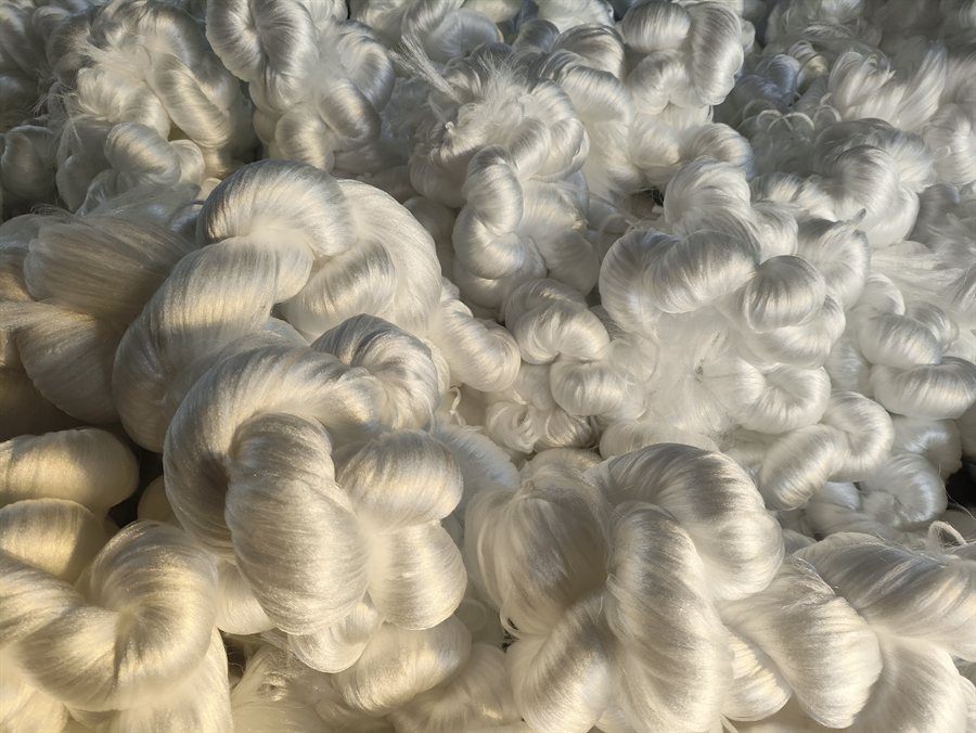 Fiber bundle filter media — bulk bundles in daylight